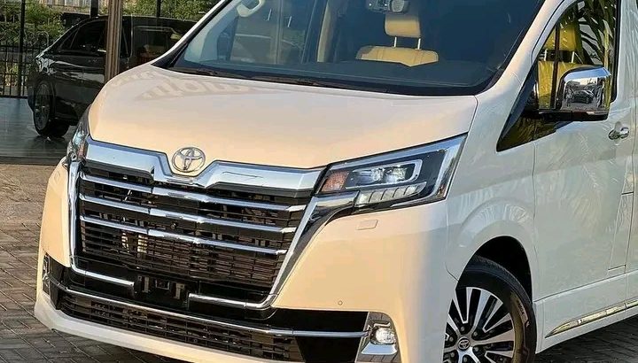 Clean Toyota bus