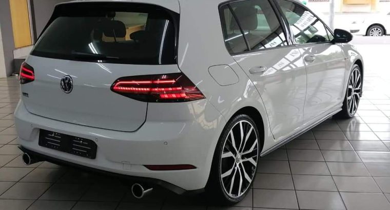 2016 VOLKSWAGEN GOLF GTI PERFORMANCE AUTO E
