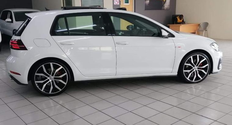 2016 VOLKSWAGEN GOLF GTI PERFORMANCE AUTO E