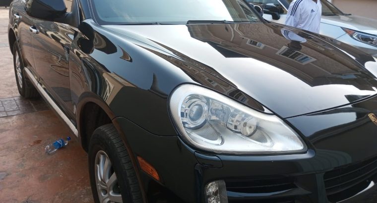 Porche cayenne 2010 model