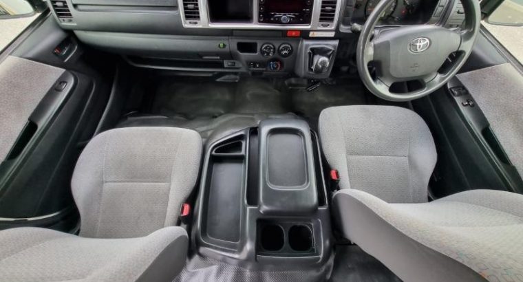 TOYOTA QUANTUM 2.5D-4D 14 SEATS FOR SALE