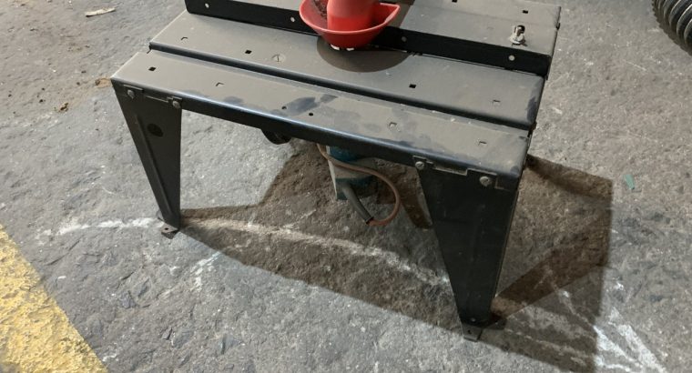 Trimming Table, BLACK&DECKER, 220 Volt