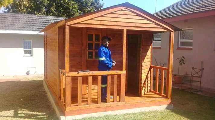 Josiah Wendy’s log home and nutec