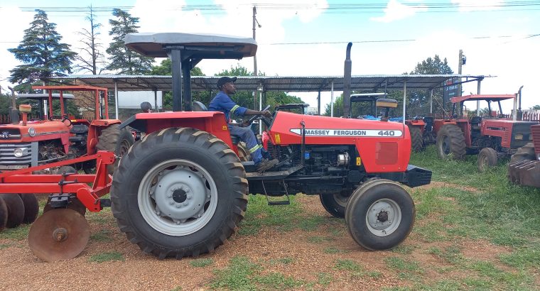 2WD Massey Ferguson 440