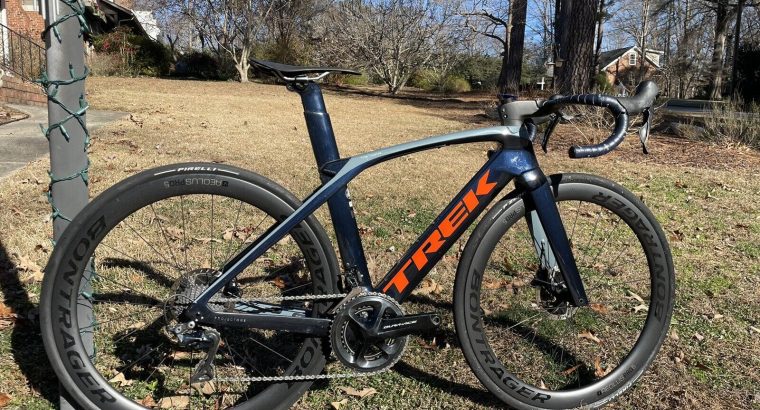 2020 Trek Madone SLR 9 Gen 6 52cm – Dura Ace, Stages, Project one