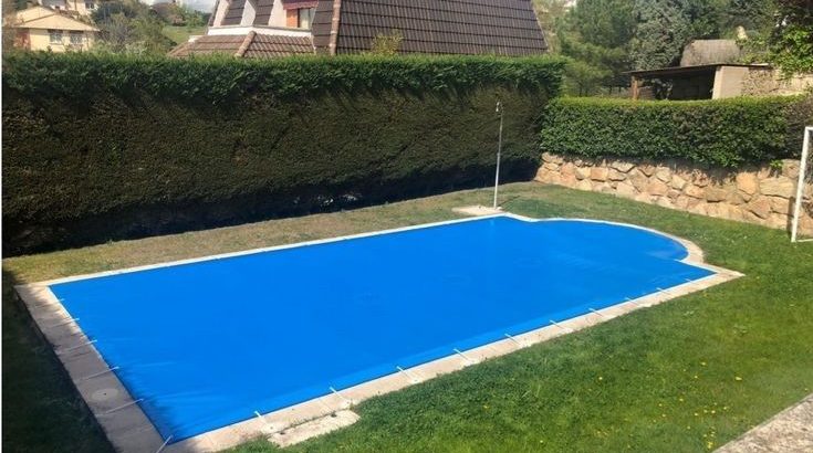 Swimming pool construction