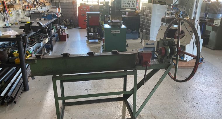 Manual Twisting Machine, Metal
