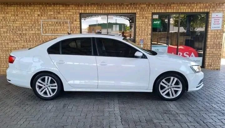 2015 VOLKSWAGEN JETTA 1.6 TDi COMFORTLINE DSG