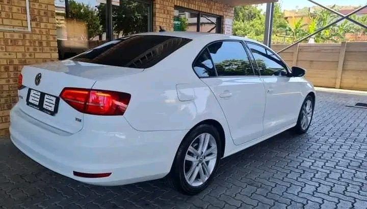 2015 VOLKSWAGEN JETTA 1.6 TDi COMFORTLINE DSG