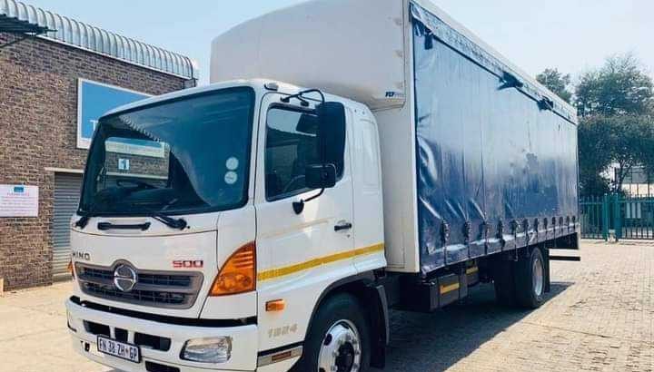 TRUCKS FOR HIRE FURNITURE AND RUBBLE 078 3249326