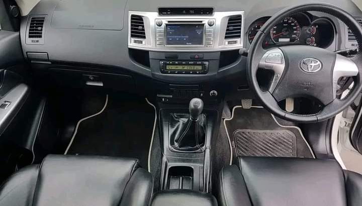 2015 TOYOTA HILUX 3.0D4D 4X4 LEGEND 45