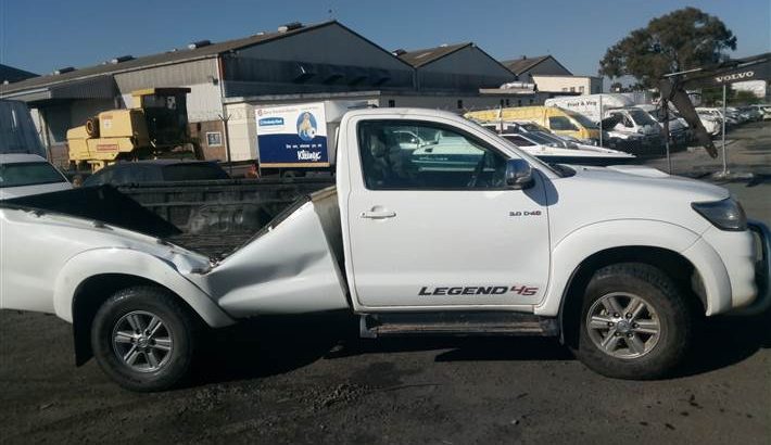 2015 TOYOTA HILUX 3.0 D-4D LEGEND 45