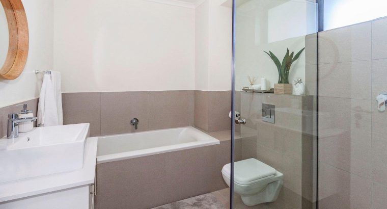 Two Bedroom Apartment/Flat To Let In Somerset West