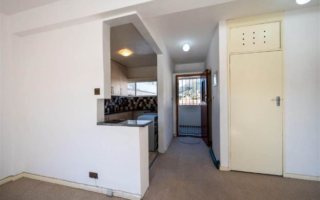 Lovely 2 Bedroom Flat To Rent In Gardens