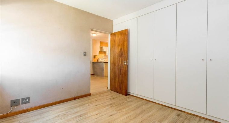 Neat 2 Bedroom Apartment/Flat To Let In Green Point