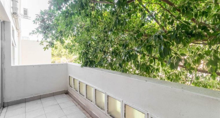 Neat 2 Bedroom Apartment/Flat To Let In Green Point