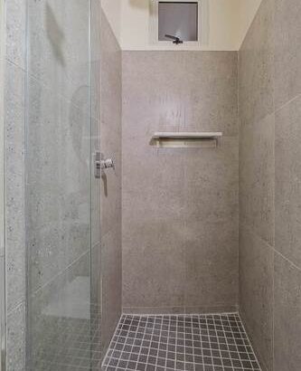 1 Bed Apartment in Foreshore