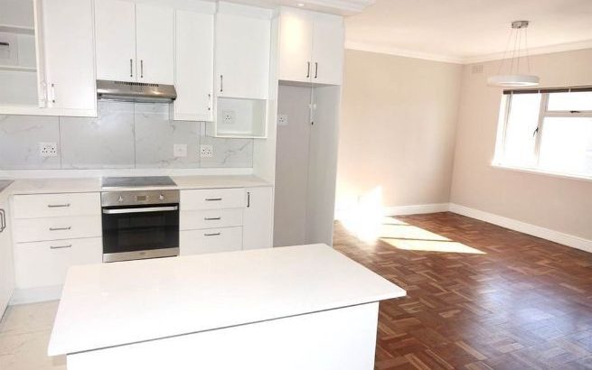 2 Bed 1 bath Apartment in Sea Point