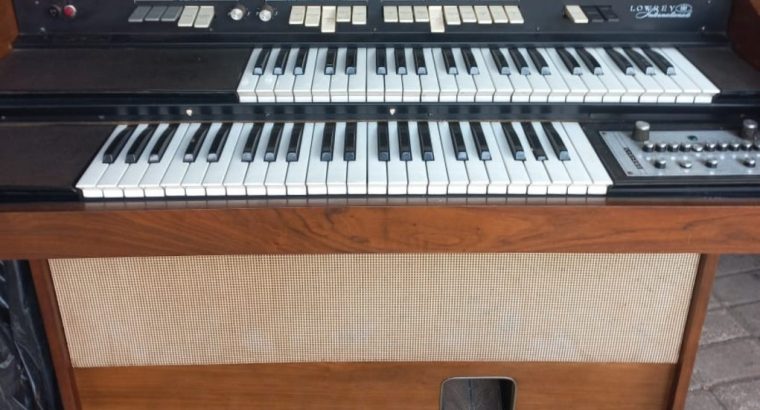 Lowrey Internationalé Organ for sale