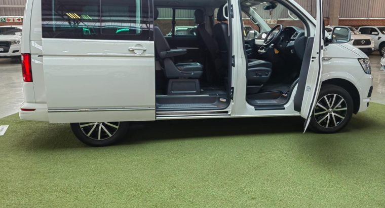 2019-Volkswagen-Caravelle-Highline- 4Motion