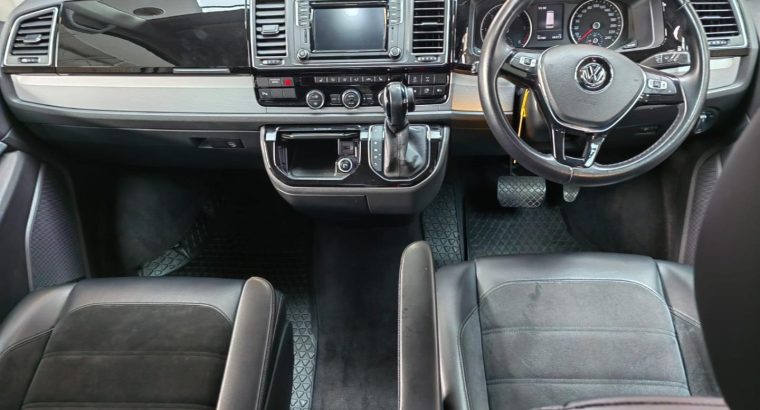 2019-Volkswagen-Caravelle-Highline- 4Motion