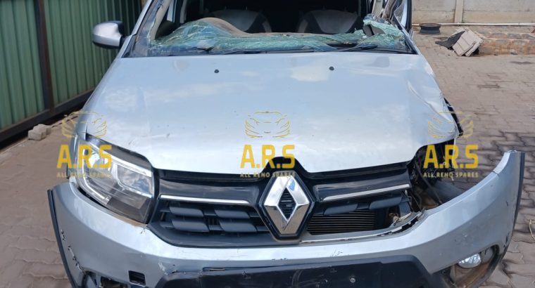 2017 Renault Sandero Stepway 900T Stripping for Spares