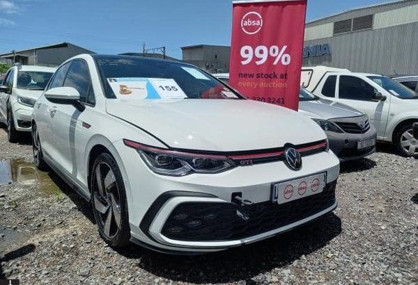 VOLKSWAGEN GOlF 8