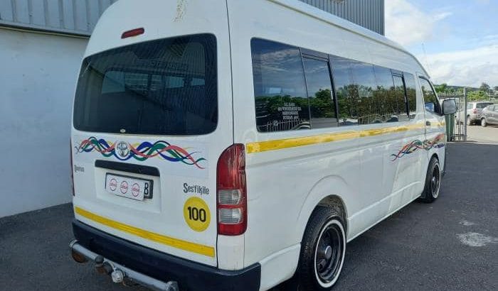 Toyota quantum 2.5 sesfikile 16 seater