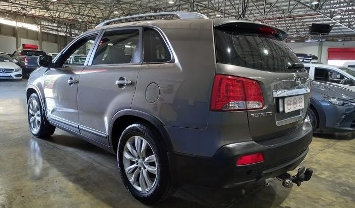 2010 Kia Sorento 2.0 Engine Capacity V6 with Automatic