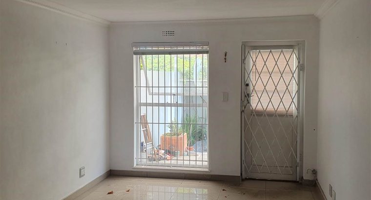 Amazing 2 bedroom apartment in Wynberg