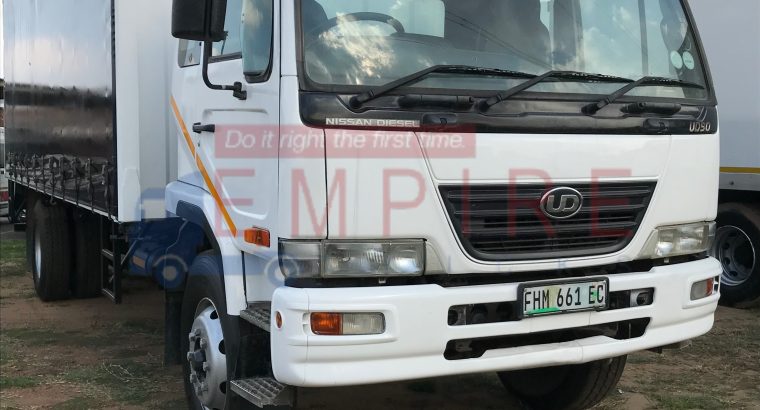 2011 Nissan UD90 8TON Tautliner truck