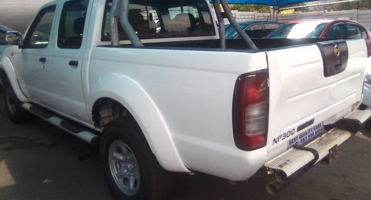 Pre-owned 2016 Nissan NP-300 2.4 Engine Capacity 4×4 Double Cab