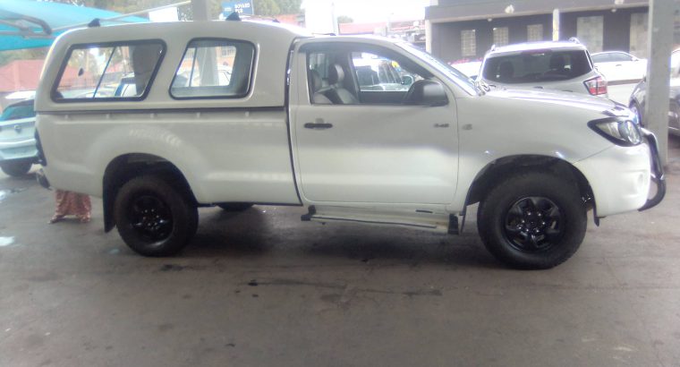Pre-owned 2009 Toyota Hilux 2.5 Engine Capacity Canopy Single Ca