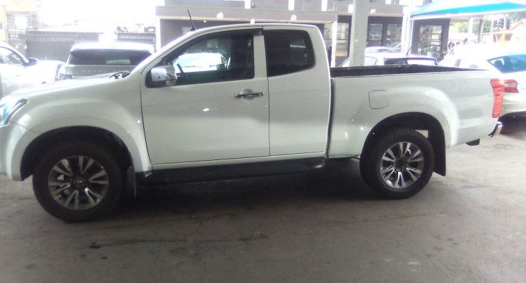 Pre-owned 2018 Isuzu KB-300 3.0 Engine Capacity LX 4×2 Extra Ca