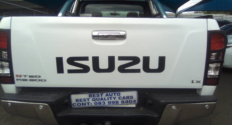 Pre-owned 2015 Isuzu KB-300 3.0 Engine Capacity Extra Cab with A