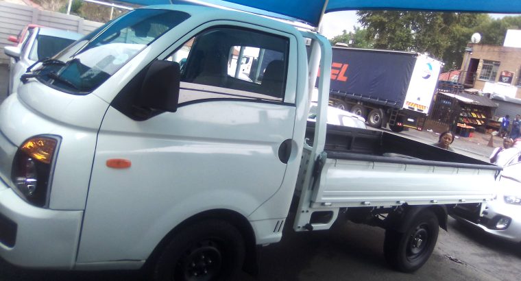 Pre-owned 2006 Hyundai H-100 2.5 Engine Capacity Diesel with Manu