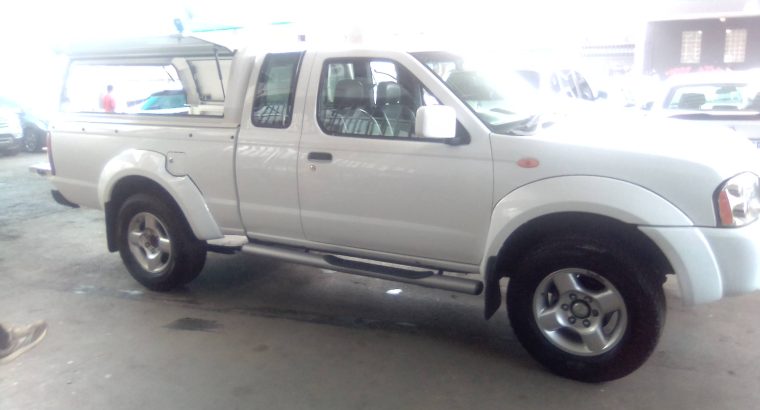 Pre-owned 2008 Nissan Np300 2.4 Engine Capacity Single Cab Canop