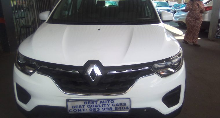 Pre-owned 2022 Renault Triber 1.0 Engine Capacity with Manuel Tra