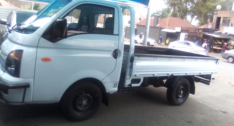 Pre-owned 2015 Hyundai H-100 2.6 Engine Capacity with Manuel Tra