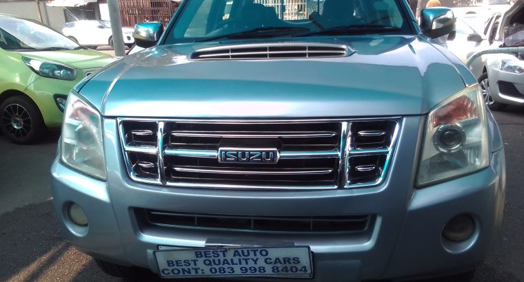Pre-owned 2011 Isuzu KB-300 3.0 Engine Capacity Double Cab with M