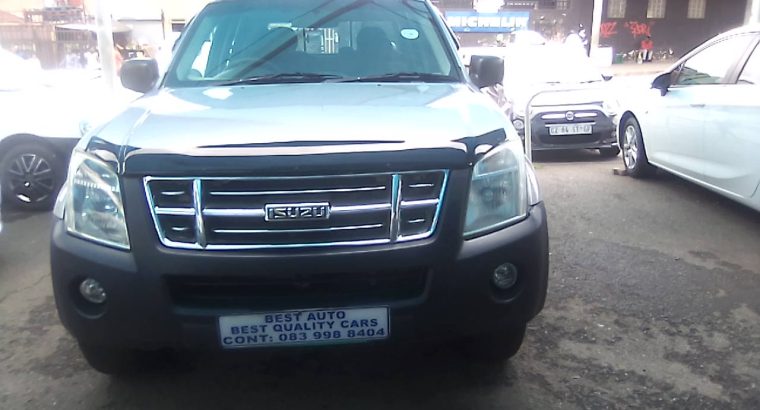 Pre-owned 2010 Isuzu KB-250 2.5 Engine Capacity Double Cab with M