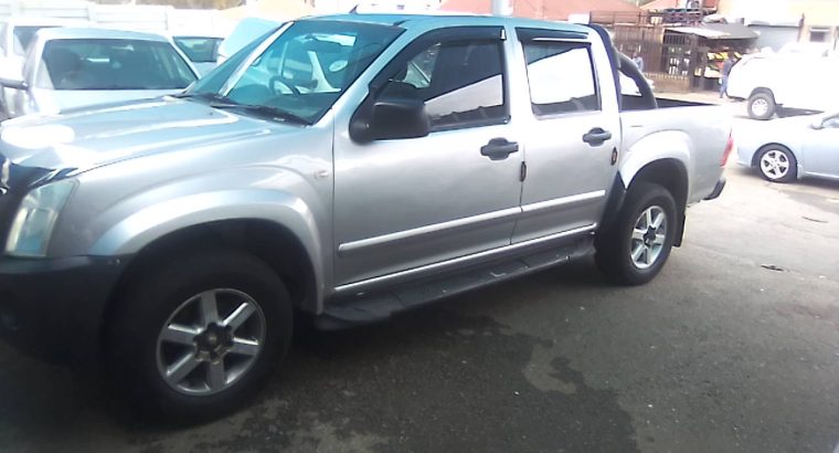 Pre-owned 2010 Isuzu KB-250 2.5 Engine Capacity Double Cab with M