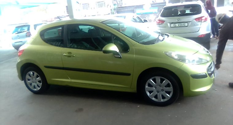 Pre-owned 2008 Peugeot 207 with Manurl Transmission, Electric Win
