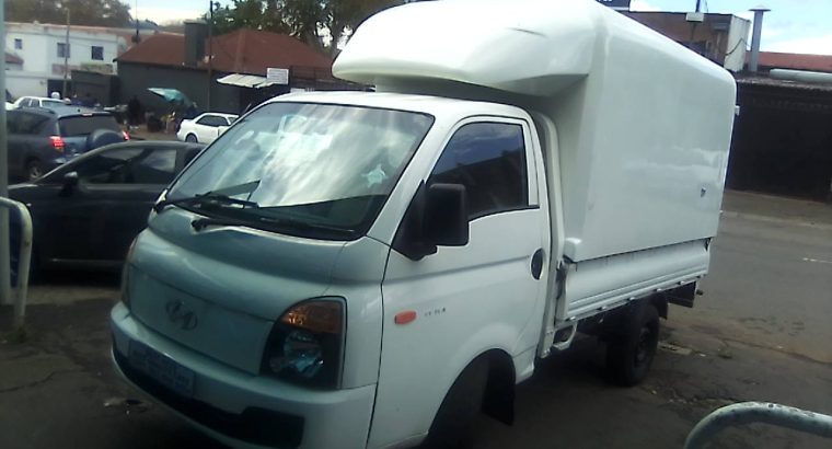 Pre-owned 2009 Hyundai H100 2.6 Engine Capacity with Manuel Trans