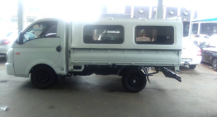 Pre-owned 2009 Hyundai H-100 2.4 Engine Capacity with Manuel Tra