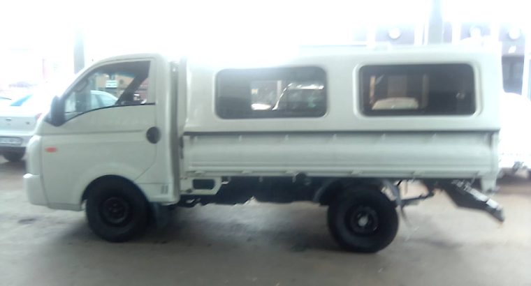 Pre-owned 2009 Hyundai H-100 2.4 Engine Capacity with Manuel Tra