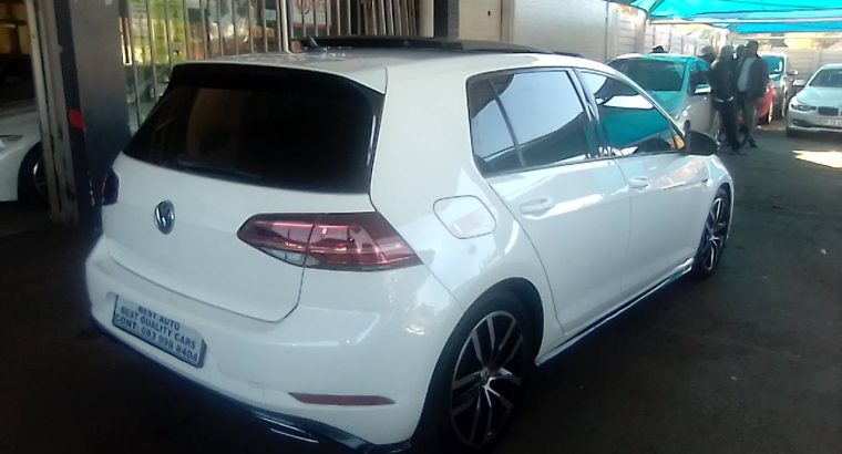Pre-owned 2019 VW Golf 7 2.0 Engine Capacity R-Line with Automati