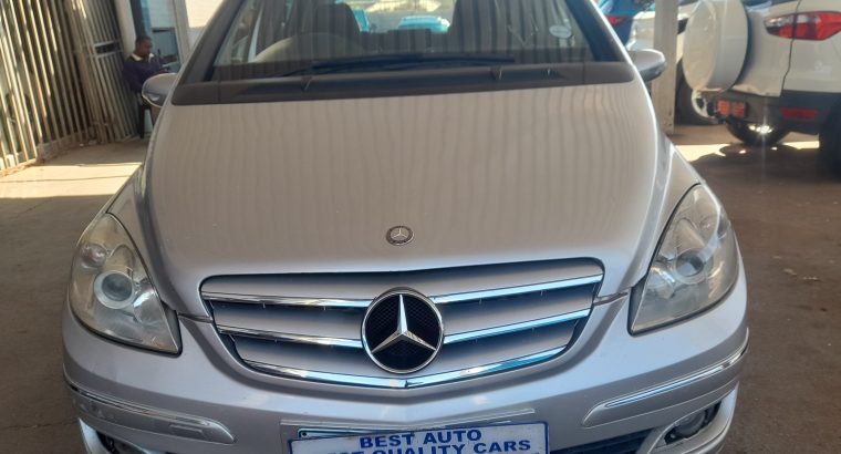 Pre-owned 2008 Mercedes Benz B-200 with Automatic Transmission El