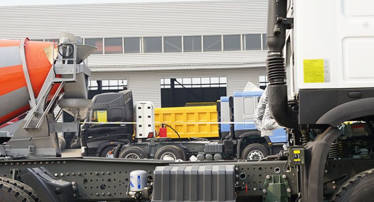 SINOTRUK HOWO NX 6X4 TRACTOR TRUCK RH
