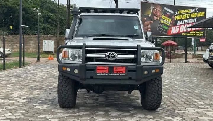 2020 Land cruiser 79 series manual transmission